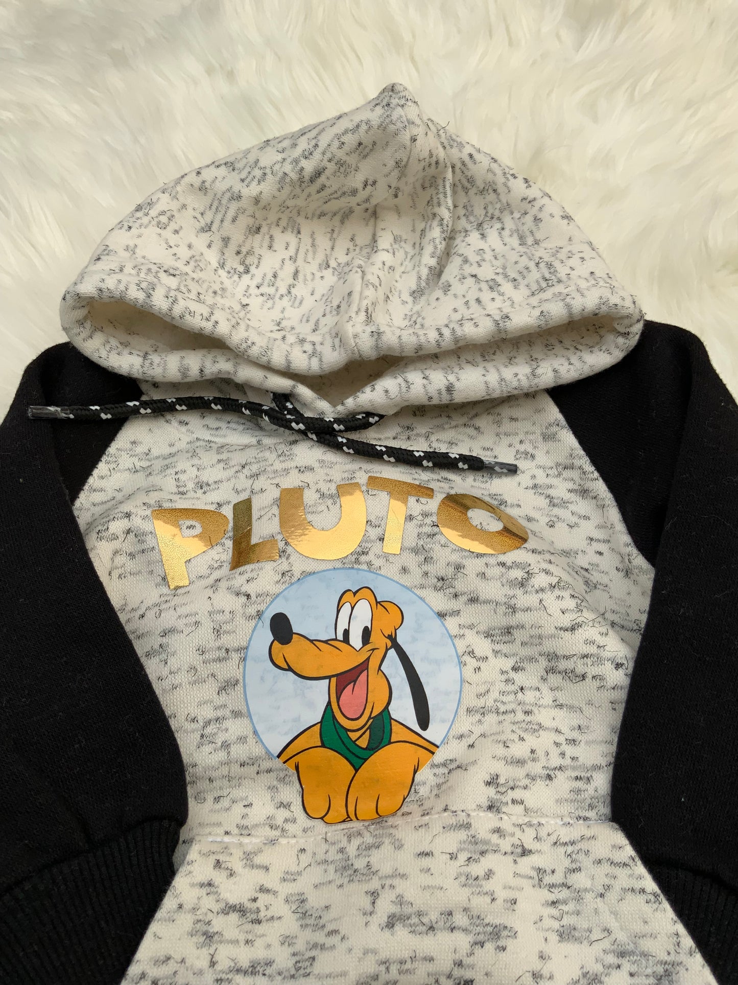 Pluto Suite 2 Pcs